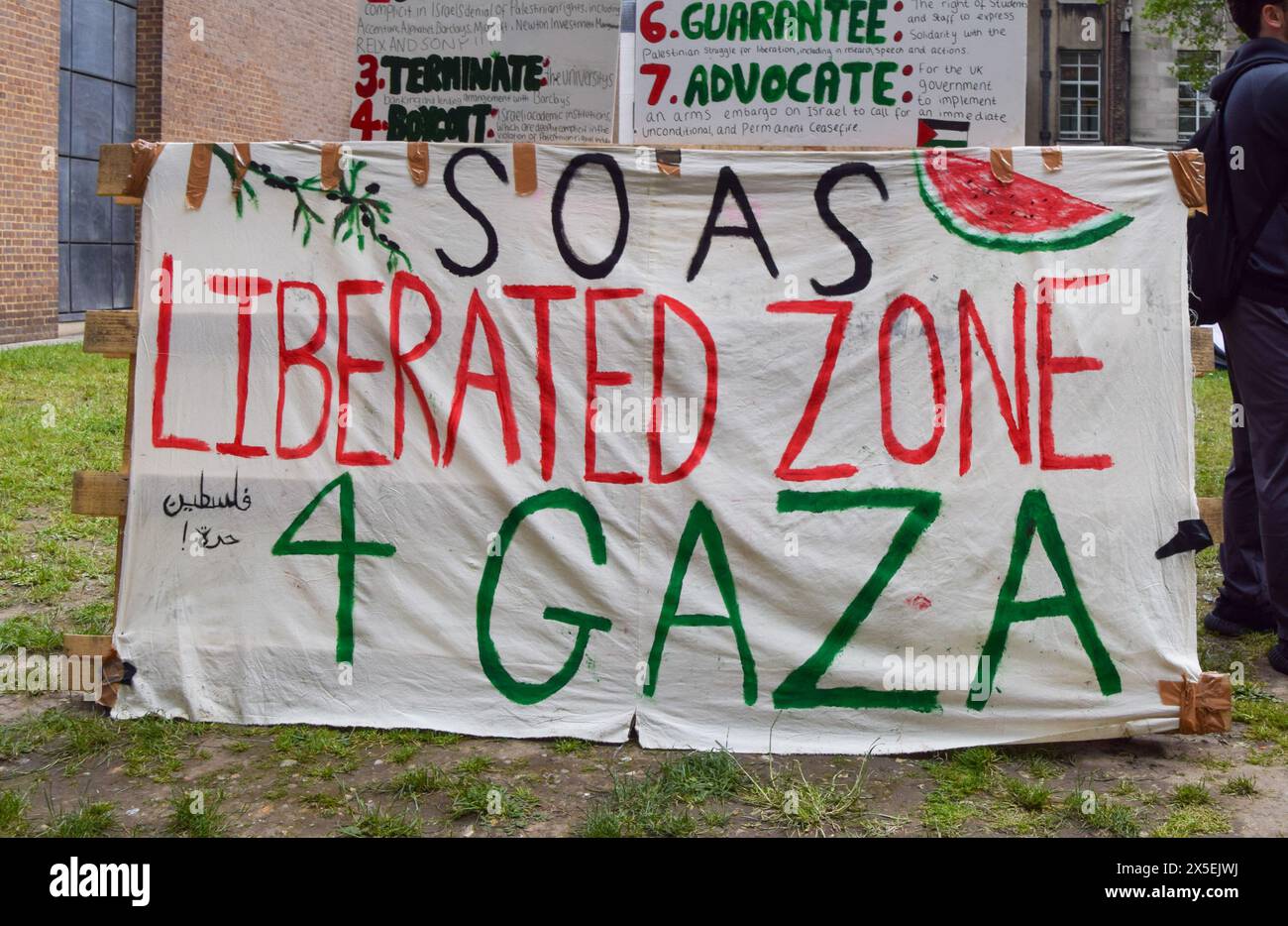 London, Großbritannien. Mai 2024. Pro-palästinensisches Protestlager an der SOAS (School of Oriental and African Studies, Teil der Universität London), während Israel seine Angriffe auf Gaza fortsetzt. Quelle: Vuk Valcic/Alamy Live News Stockfoto