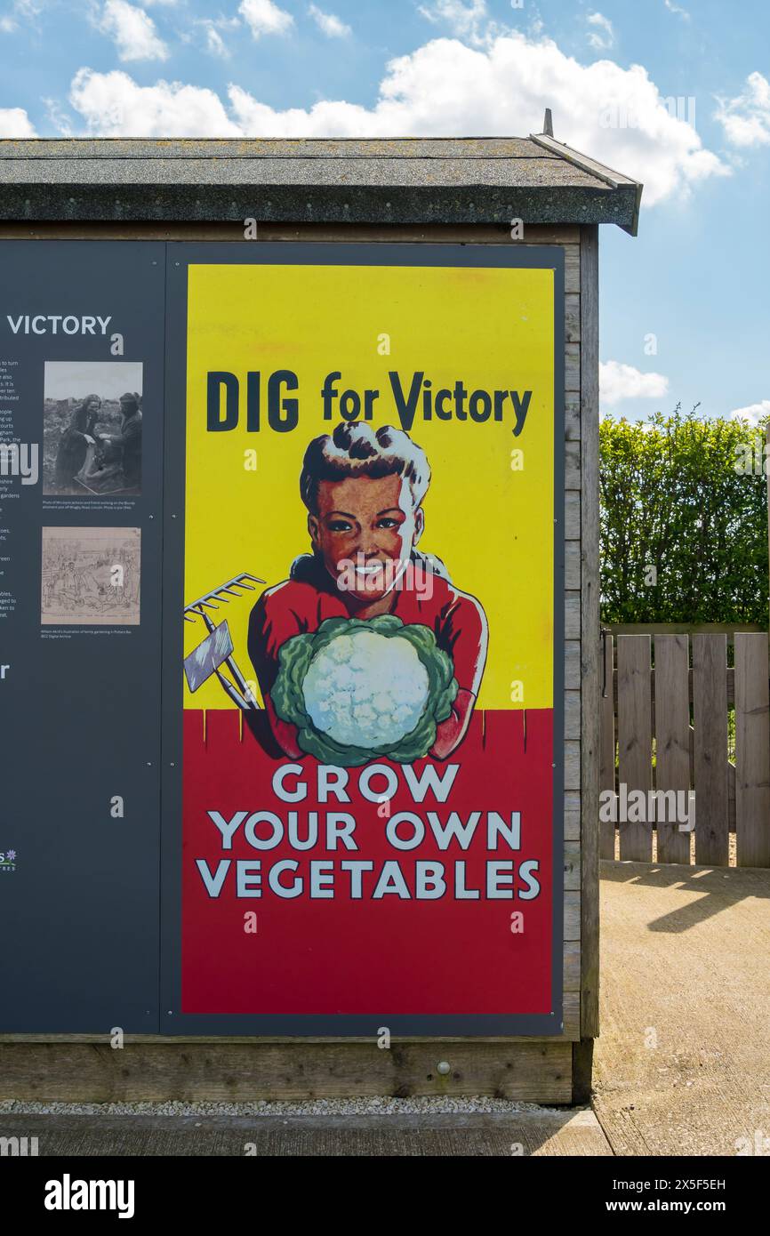 Poster zum Ausgraben des Sieges aus dem Zweiten Weltkrieg, International Bomber Command Centre, Lincoln City, Lincolnshire, England, Großbritannien Stockfoto