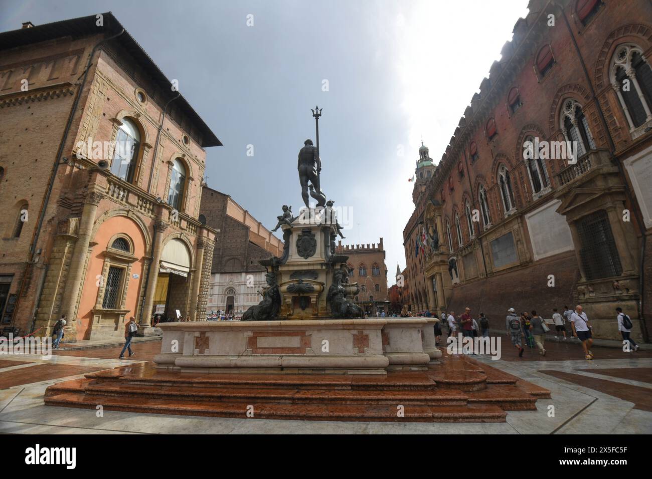 Bologna: Piazza del Nettuno (Neptunplatz). Italien. Stockfoto