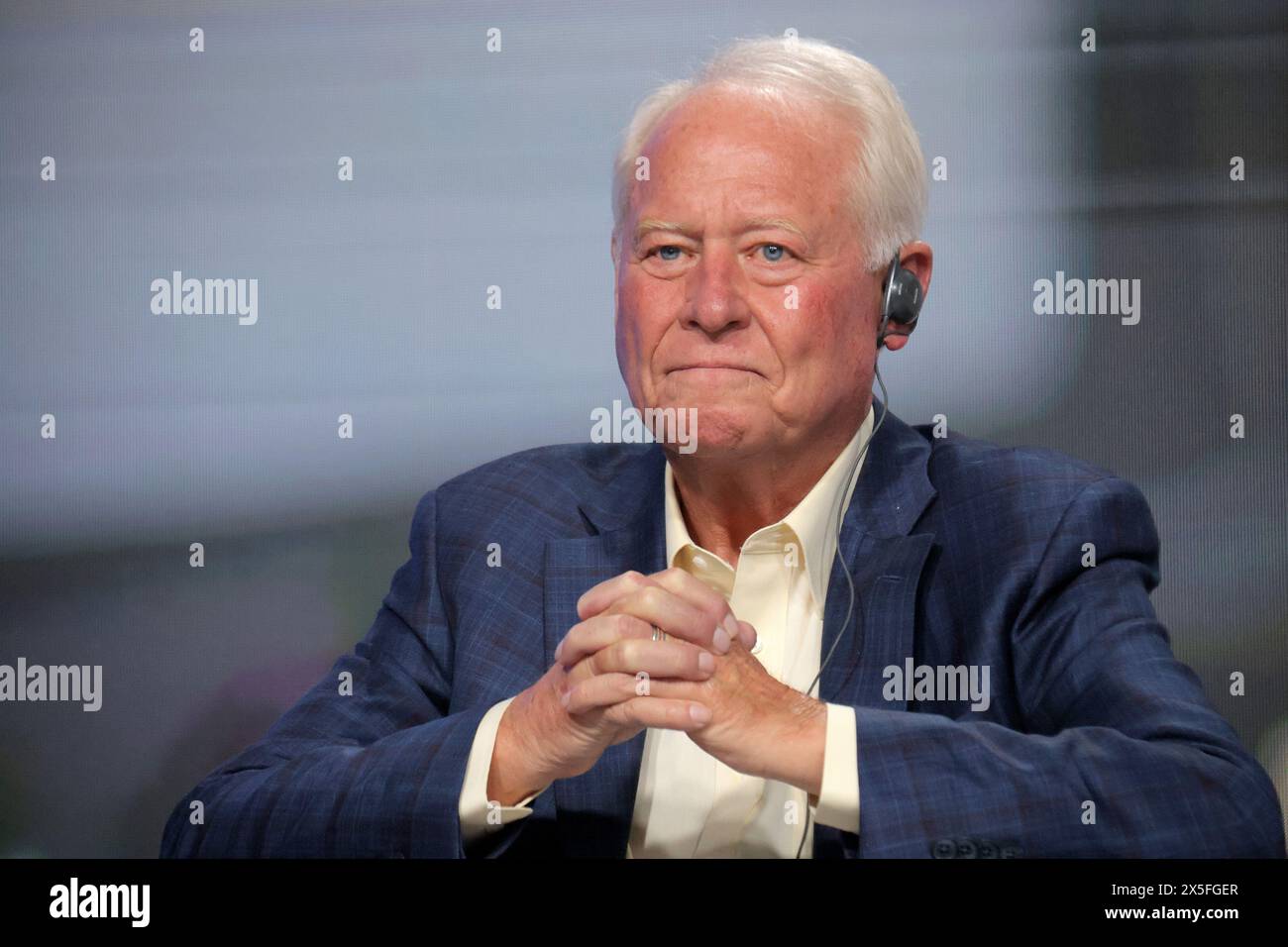 KIEW, UKRAINE - 9. MAI 2024 - US-Unternehmer, Philanthrope, Gründer und CEO der Wasatch Group Dell Loy Hansen nimmt am zweiten Internationalen Gipfel der Städte und Regionen in Kiew, der Hauptstadt der Ukraine, Teil. Stockfoto