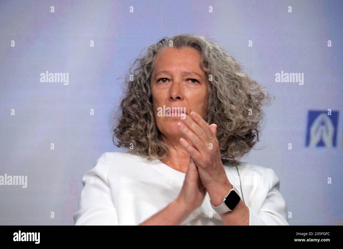 KIEW, UKRAINE - 9. MAI 2024 - Denise Brown, residierende UN-Koordinatorin und Koordinatorin für humanitäre Hilfe in der Ukraine, nimmt am zweiten internationalen Gipfel der Städte und Regionen in Kiew, der Hauptstadt der Ukraine, Teil. Stockfoto