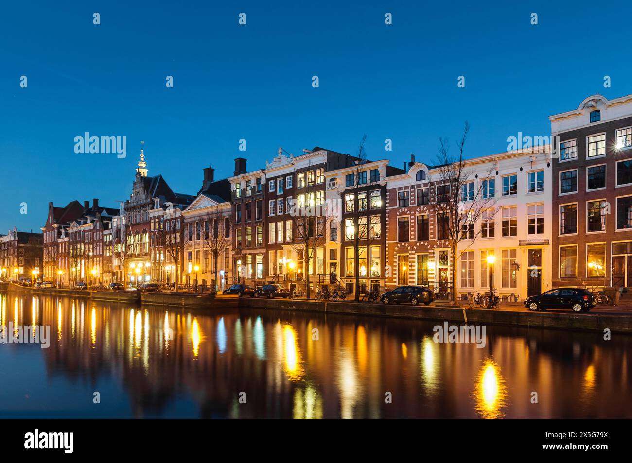 Ruhige Kanalszene in Amsterdam Stockfoto