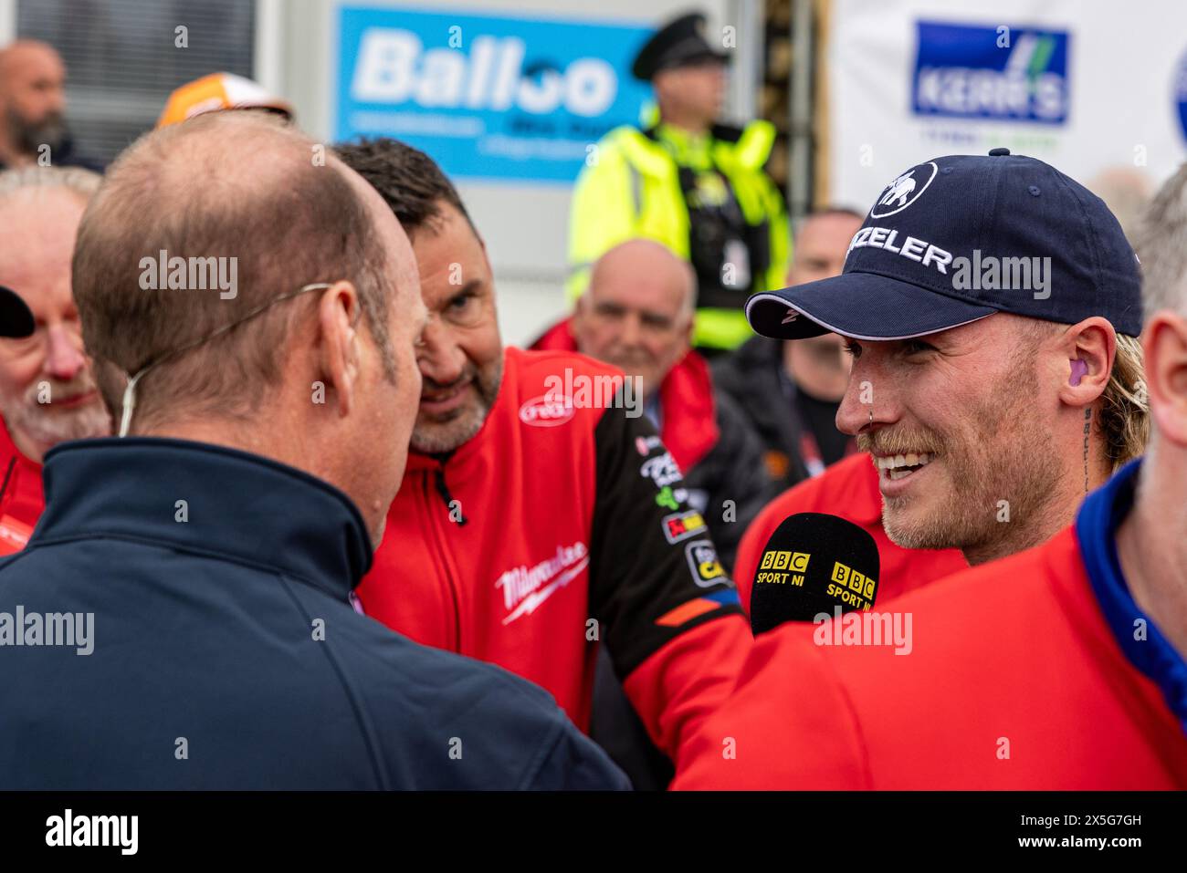 Portstewart, Großbritannien. Mai 2024. Davey Todd (74) besiegte Dean Harrison beim Amici Restorante Superstock Race beim Northwest 200 Credit: Bonzo/Alamy Live News Stockfoto