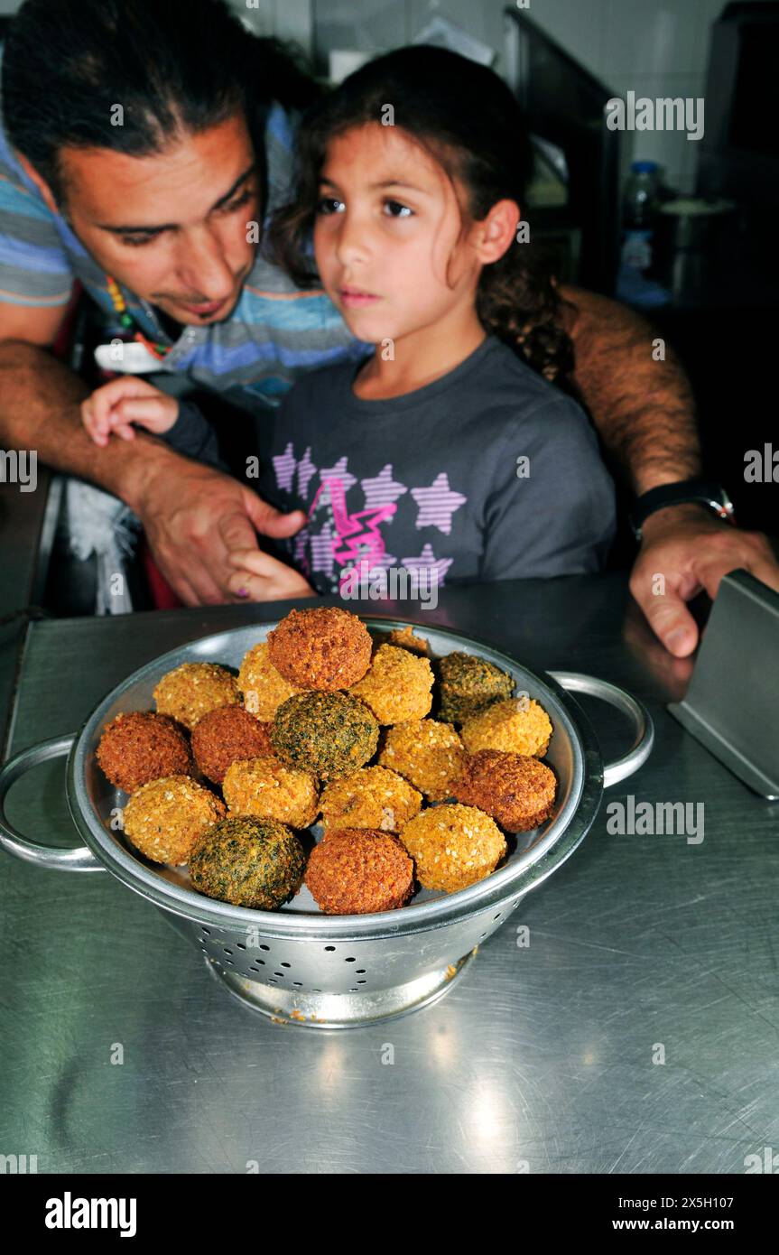 Falafels, Israels nationales Streetfood. Stockfoto