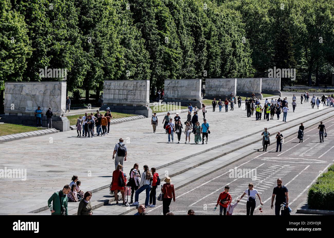 Gedenkfeier an der sowjetischen Gedenkstätte im Treptower Park für die im Zweiten Weltkrieg verstorbenen sowjetischen Soldaten, Berlin, 9. Mai 2024. Mai 1945 Stockfoto