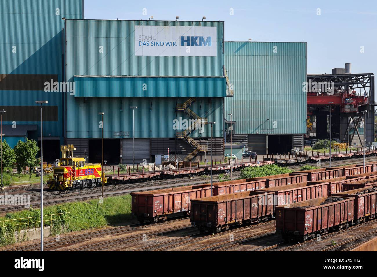 Duisburg, Ruhrgebiet, Nordrhein-Westfalen, Deutschland - HKM Huettenwerk Krupp Mannesmann in Duisburg-Huettenheim. Aktuelle Beteiligung der Gesellschafter: 50 % thyssenkrupp Steel Europe AG, 30 % Salzgitter Mannesmann GmbH, 20 % Vallourec Tubes S.A.S. Stahlhersteller ThyssenKrupp Steel wird seine Produktionskapazitaeten in Duisburg deutlich reduzieren. Duisburg Nordrhein-Westfalen Deutschland *** Duisburg, Ruhrgebiet, Nordrhein-Westfalen, Deutschland HKM Huettenwerk Krupp Mannesmann in Duisburg Huettenheim aktuelle Aktionärsbeteiligung 50 thyssenkrupp Steel Europe AG, 30 Salzgitter Mann Stockfoto