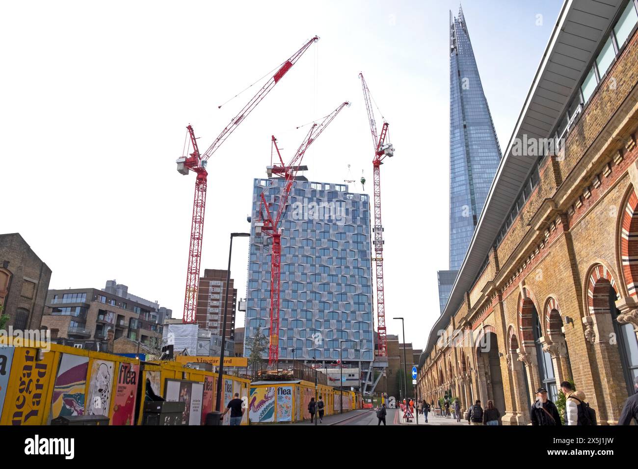 Chapter Living London Bridge Building im Bau von Shard View von St Thomas Street, Crucifix Lane in Bermondsey London UK 2024 KATHY DEWITT Stockfoto