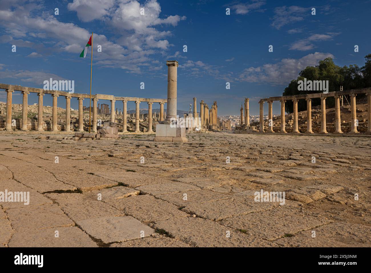 Jordanien, Amman. Oval Plaza, römische Ruinen mit Tempel, Forum und Amphitheater. Stockfoto