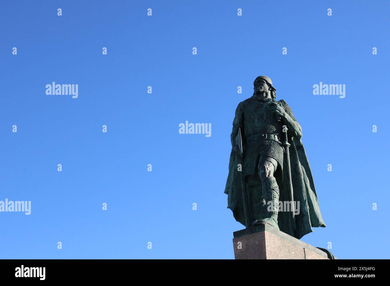 Hallgrimskirkja an einem klaren Tag Stockfoto