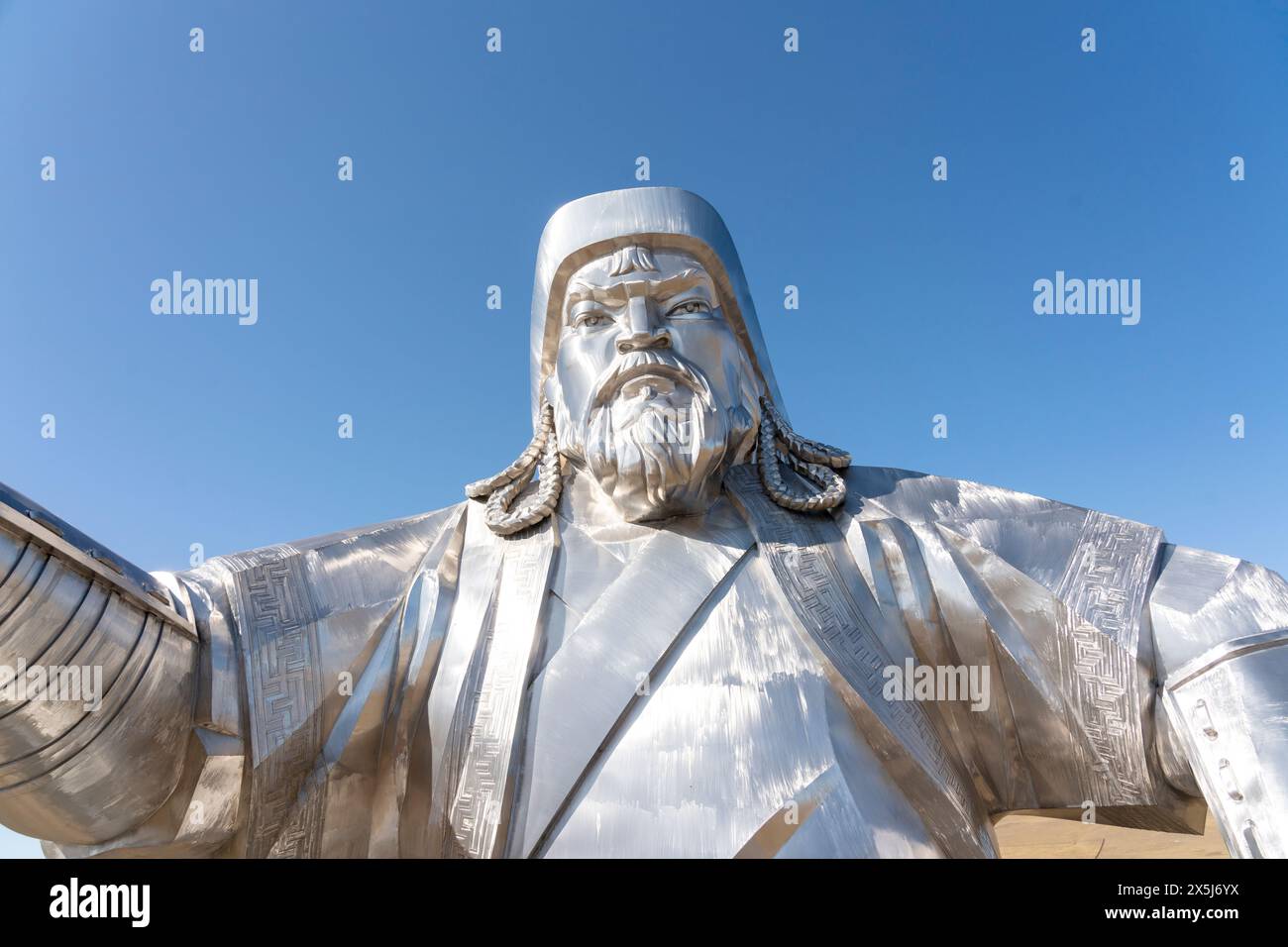 Asien, Mongolei. Eine 200 Meter hohe Statue von Dschingis Khan aus Edelstahl erhebt sich über dem Land. (Nur Für Redaktionelle Zwecke) Stockfoto