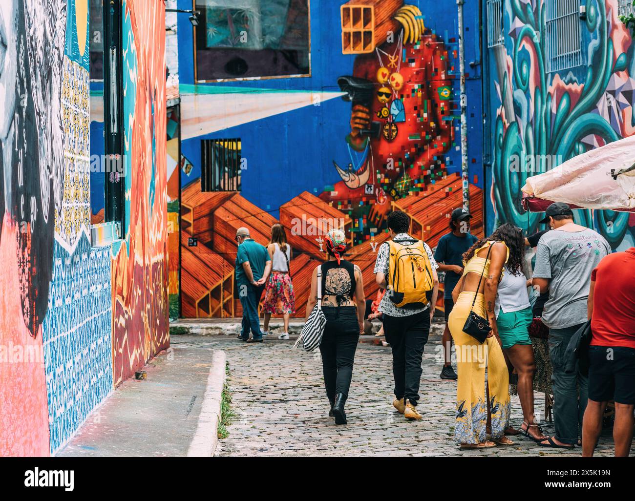 Beco do Batman, der Spitzname für die Gegend rund um das Viertel Vila Madalena mit seiner dichten Konzentration von Graffiti entlang der Straßen, das beliebte wi Stockfoto