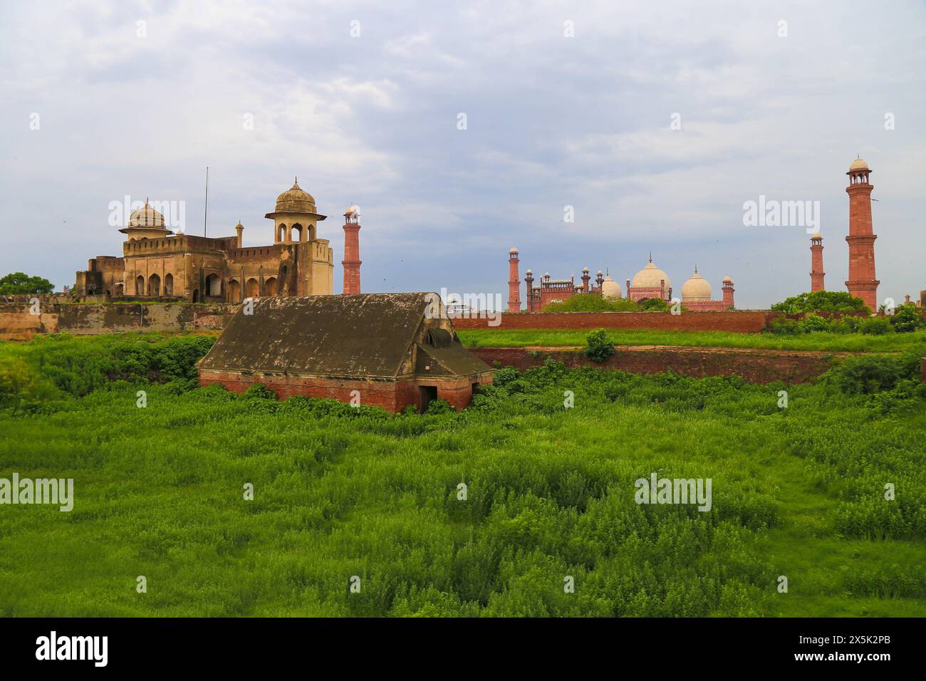 Wunderschöne Badshahi Moschee vom Lahore Fort Stockfoto