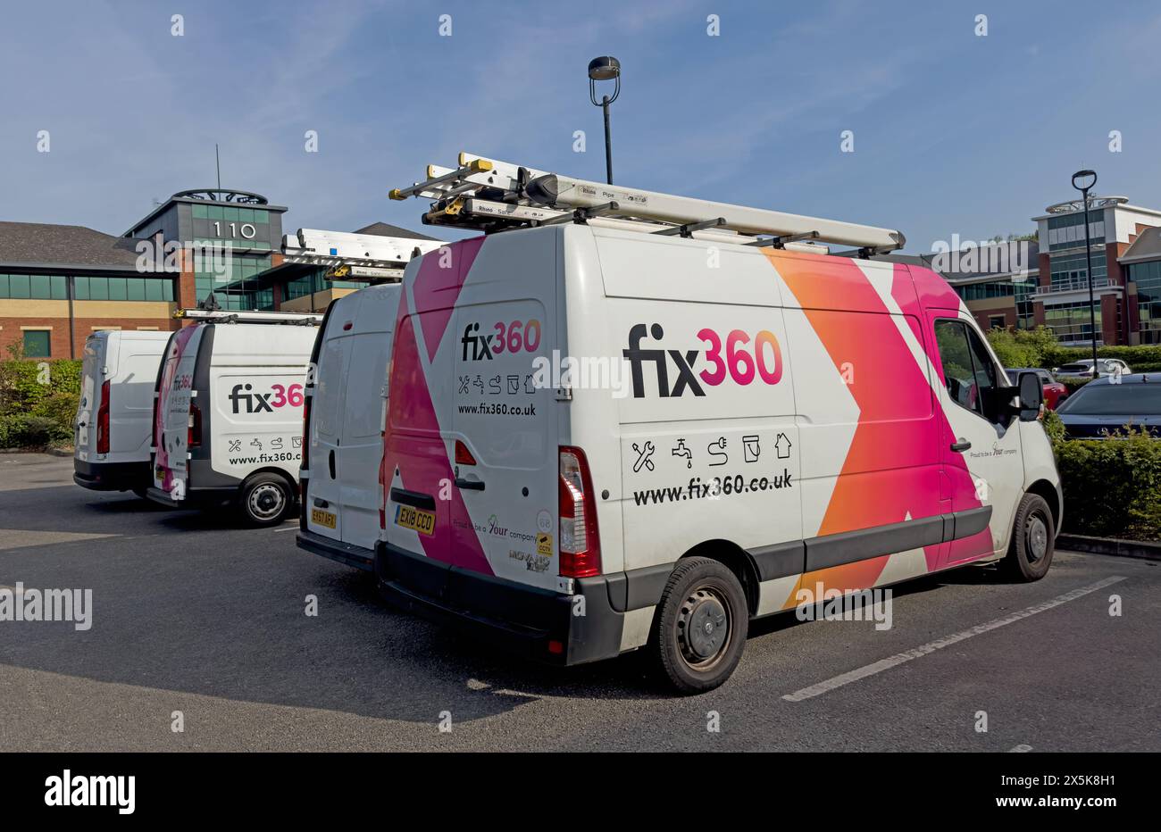 FIX360 Lieferwagen bei Ihrer Housing Group - Youggle House, Birchwood, Warrington, Cheshire, England, WA3 7QH Stockfoto