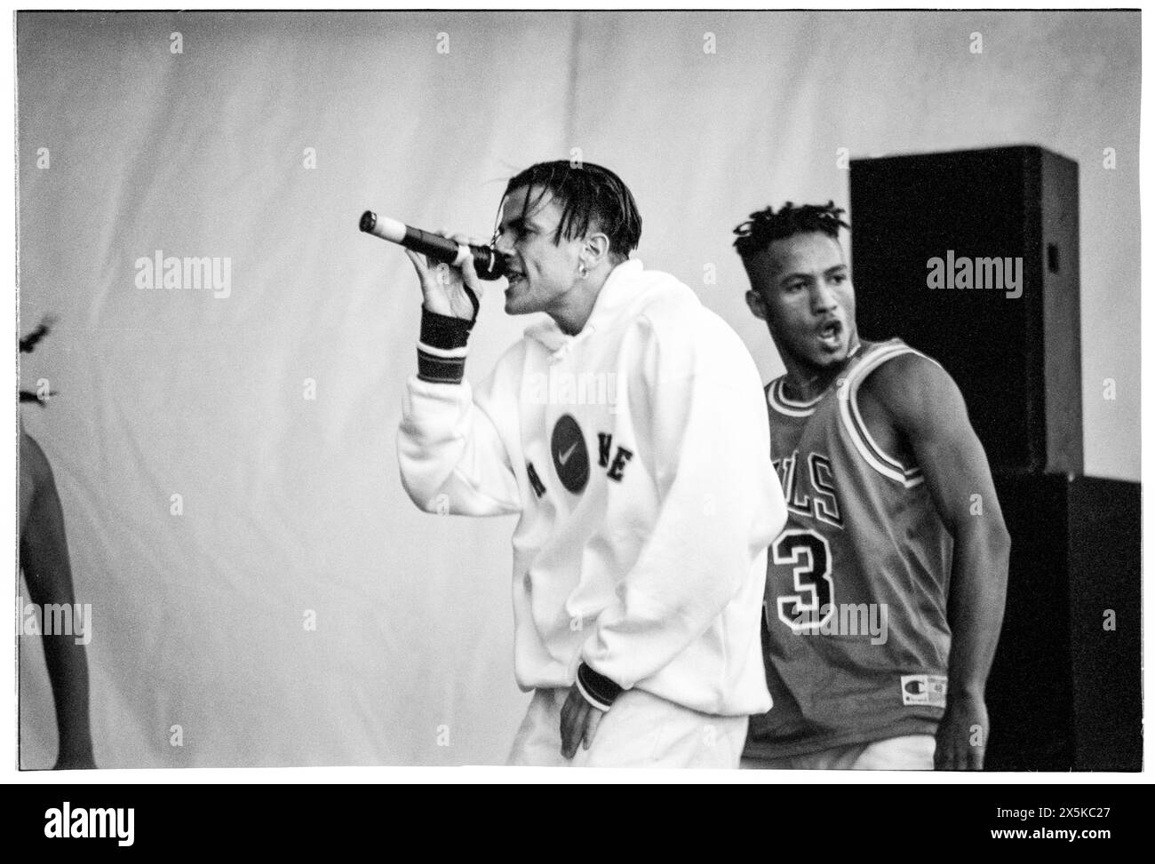 PETER ANDRE, JUNG, 1996: Ein junger Peter Andre bei einem Red Dragon FM Pop Concert mit Dutzenden von Pop-Acts in Barry, Wales, Großbritannien am 27. Mai 1996. Foto: Rob Watkins Foto: Rob Watkins. INFO: Peter Andre, geboren am 27. Februar 1973 in Harrow, London, ist ein britisch-australischer Sänger, Songwriter und Fernsehproduzent. In den 90ern wurde er berühmt und genoss Erfolge in Musik, Reality-TV und Philanthropie. Stockfoto