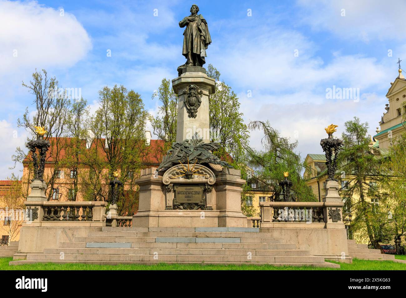 Polen, Warschau, Srodmiescie, Krakowskie Przedmiescie, Adam Mickiewicz Denkmal. Das neoklassizistische Denkmal wurde 1897-1898 vom Bildhauer Cyprian Godebski errichtet. Stockfoto