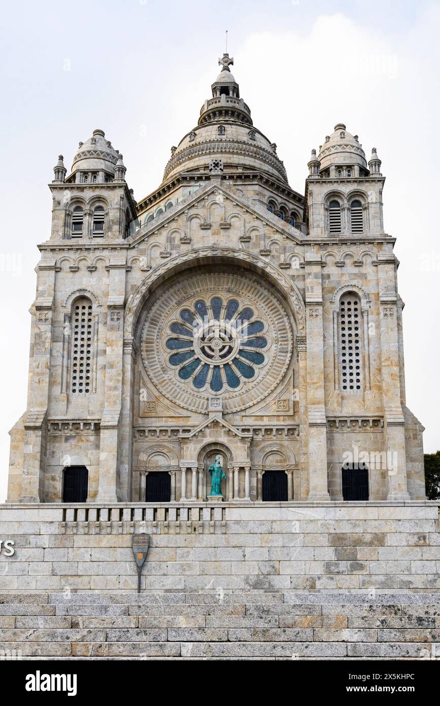 Portugal, Viana do Castelo. Heiligtum des Heiligen Herzens auf dem Monte de Luzia, dem Berg Saint Lucy. Stockfoto
