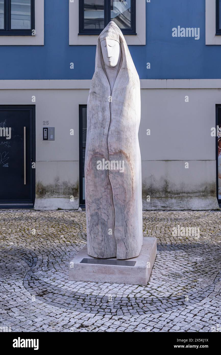 Portugal, Aveiro. Moderne Statue des Heiligen Goncalinho. (Nur Für Redaktionelle Zwecke) Stockfoto