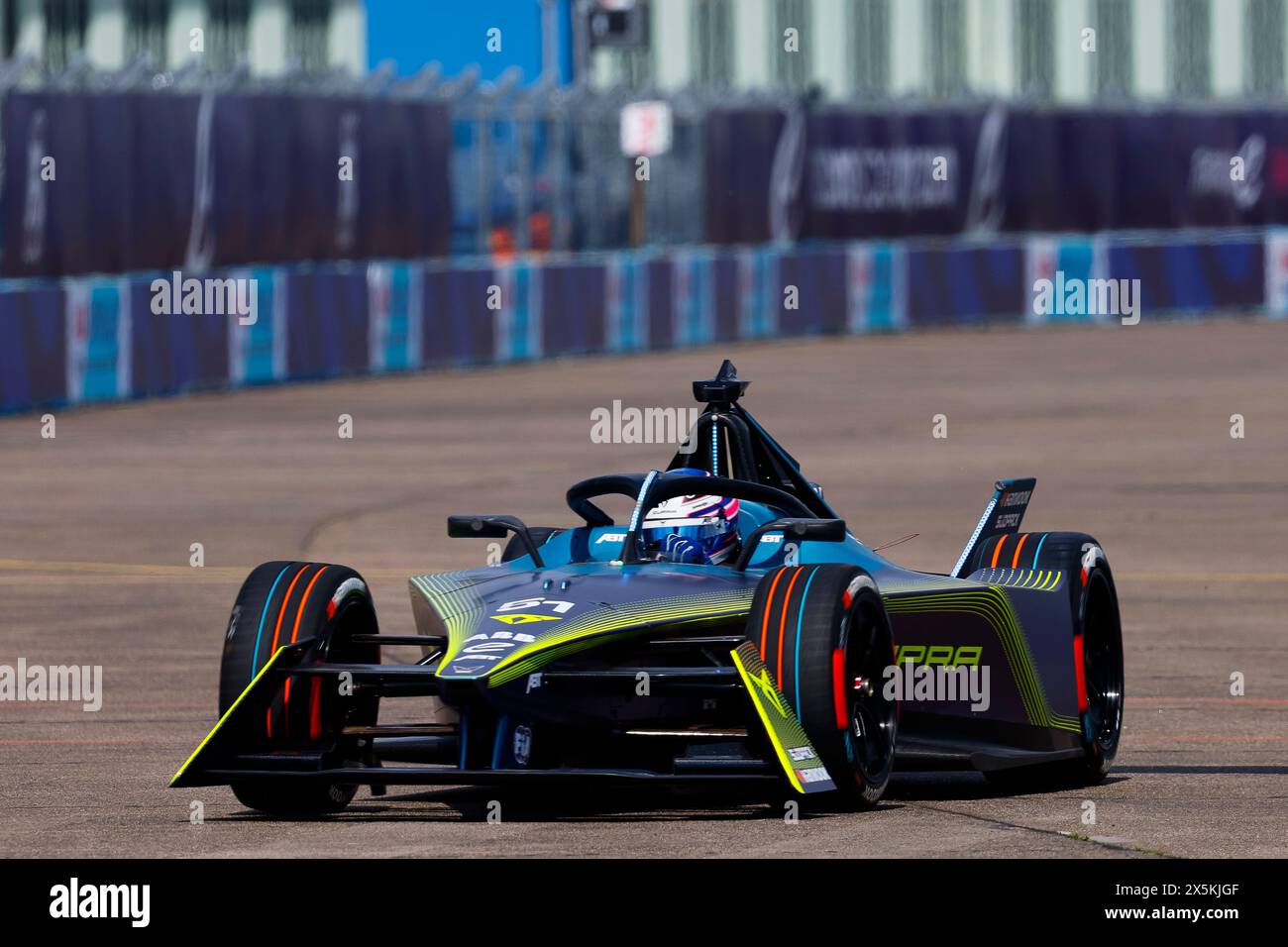 51 VAN DER LINDE Kelvin (zaf), ABT CUPRA Formula E Team, Mahindra M9Electro, Aktion beim Berlin ePrix 2024, 7. Treffen der ABB FIA Formel E Weltmeisterschaft 2023-24, auf dem Tempelhof Airport Street Circuit vom 10. Bis 12. Mai 2024 in Berlin, Deutschland - Foto Grégory Lenormand / DPPI Credit: DPPI Media/Alamy Live News Stockfoto