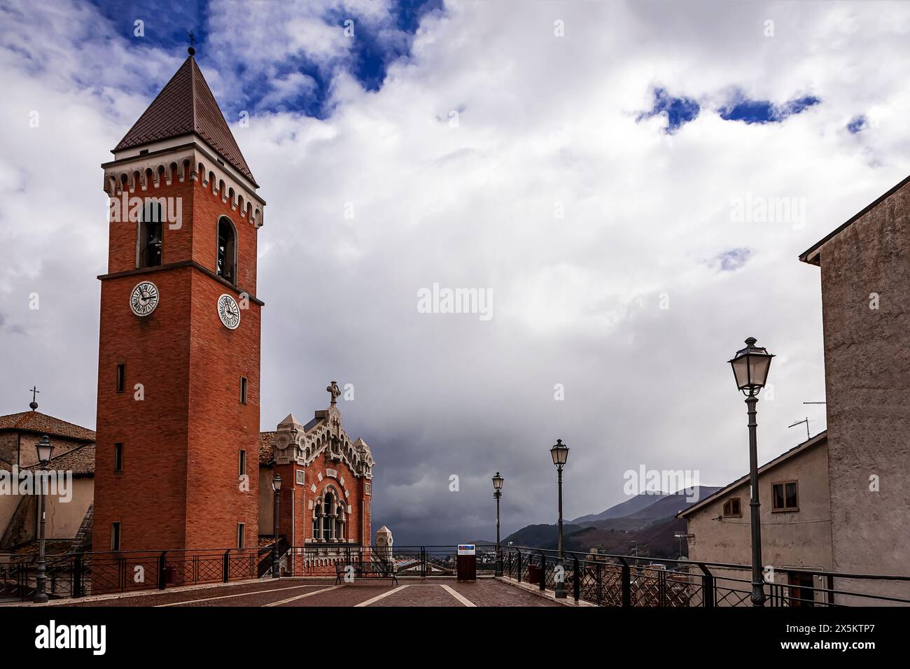 Die Kirche San Nicola di Bari in Rivisondoli Stockfoto