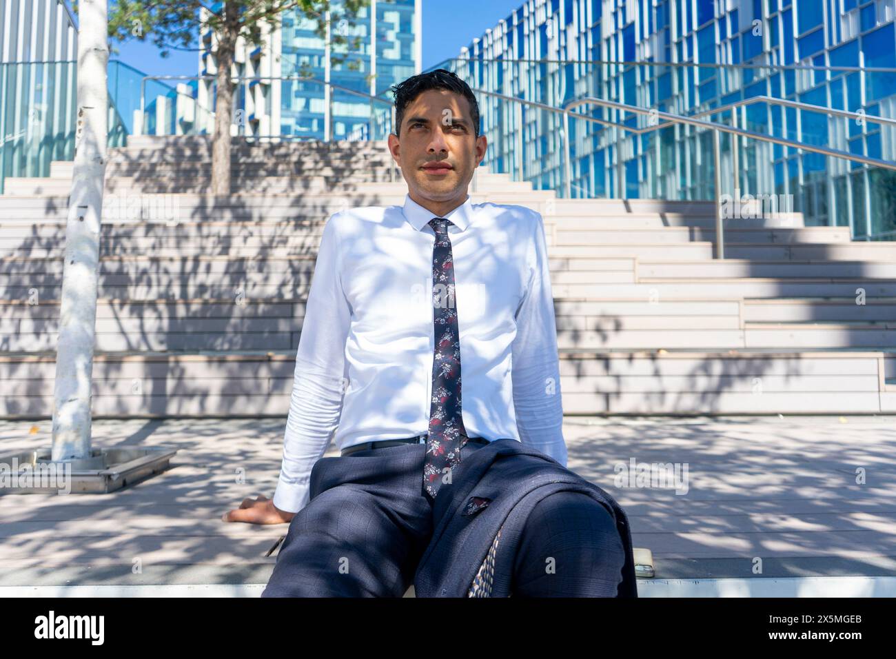 Geschäftsmann macht im Freien Pause Stockfoto