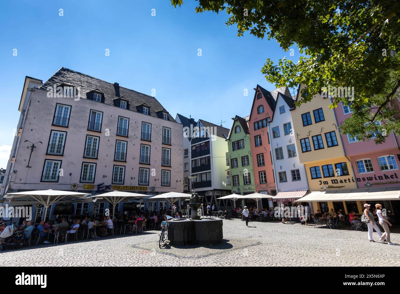 Köln - 15. Juli 2018: Der Fischmarkt mit dem Fischbrunnen Stockfoto