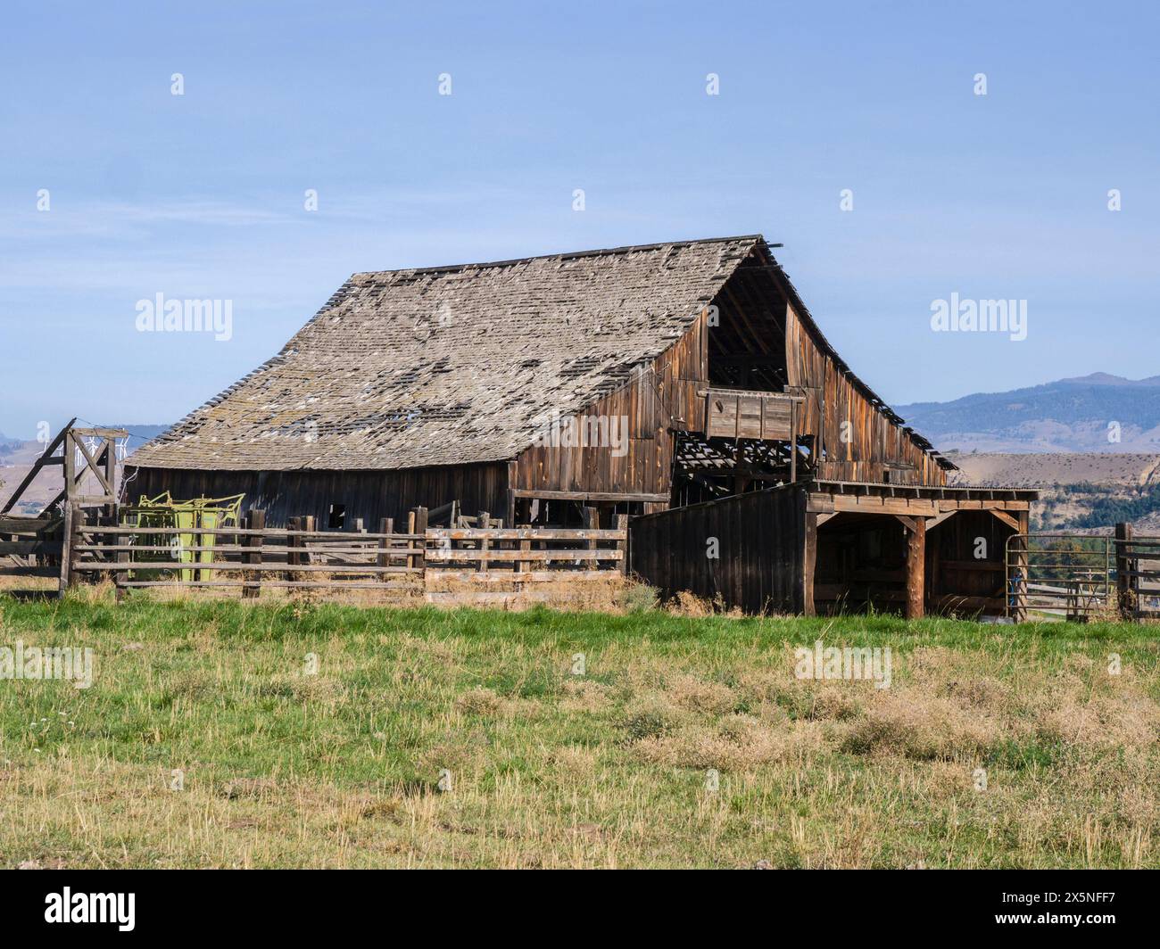USA, Washington State, Kittitas County. Alte Holzscheune in Kittitas County. (Nur Für Redaktionelle Zwecke) Stockfoto