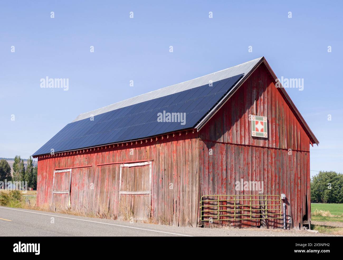 USA, Washington State, Kittitas County. Red Scheune auf dem Barn Quilt Trail im Kittitas County. (Nur Für Redaktionelle Zwecke) Stockfoto