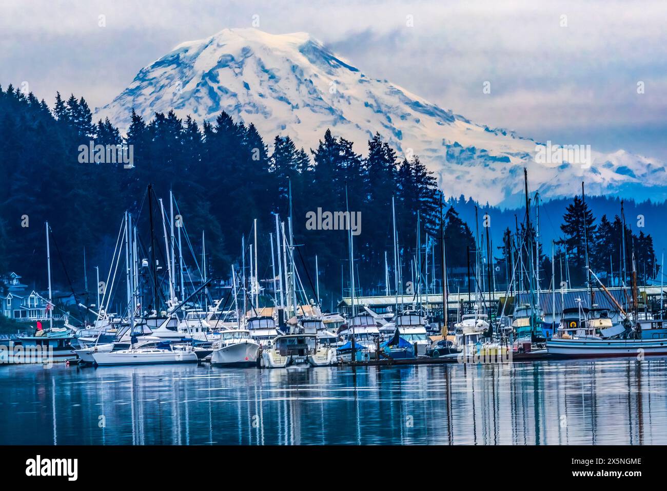 Segelboote Reflection, Gig Harbor, Pierce County, Washington State. Stockfoto