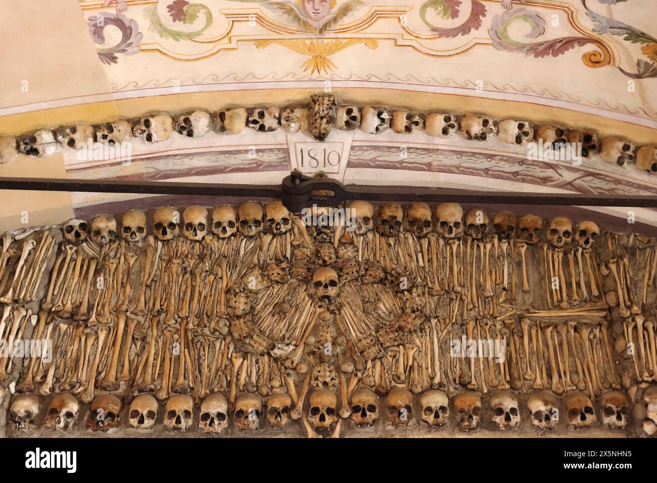 Innendetails der Capela dos Ossos, der Kapelle der Knochen, Evora, Portugal Stockfoto