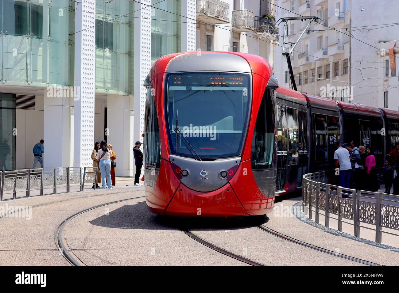 Alstom hat sechsundsechzig Straßenbahneinheiten des Typs Citadis X05 für Casa Transports gebaut und geliefert, eine in Marokko ansässige öffentliche Verkehrsbehörde im Wert von 130 Mio. € Stockfoto