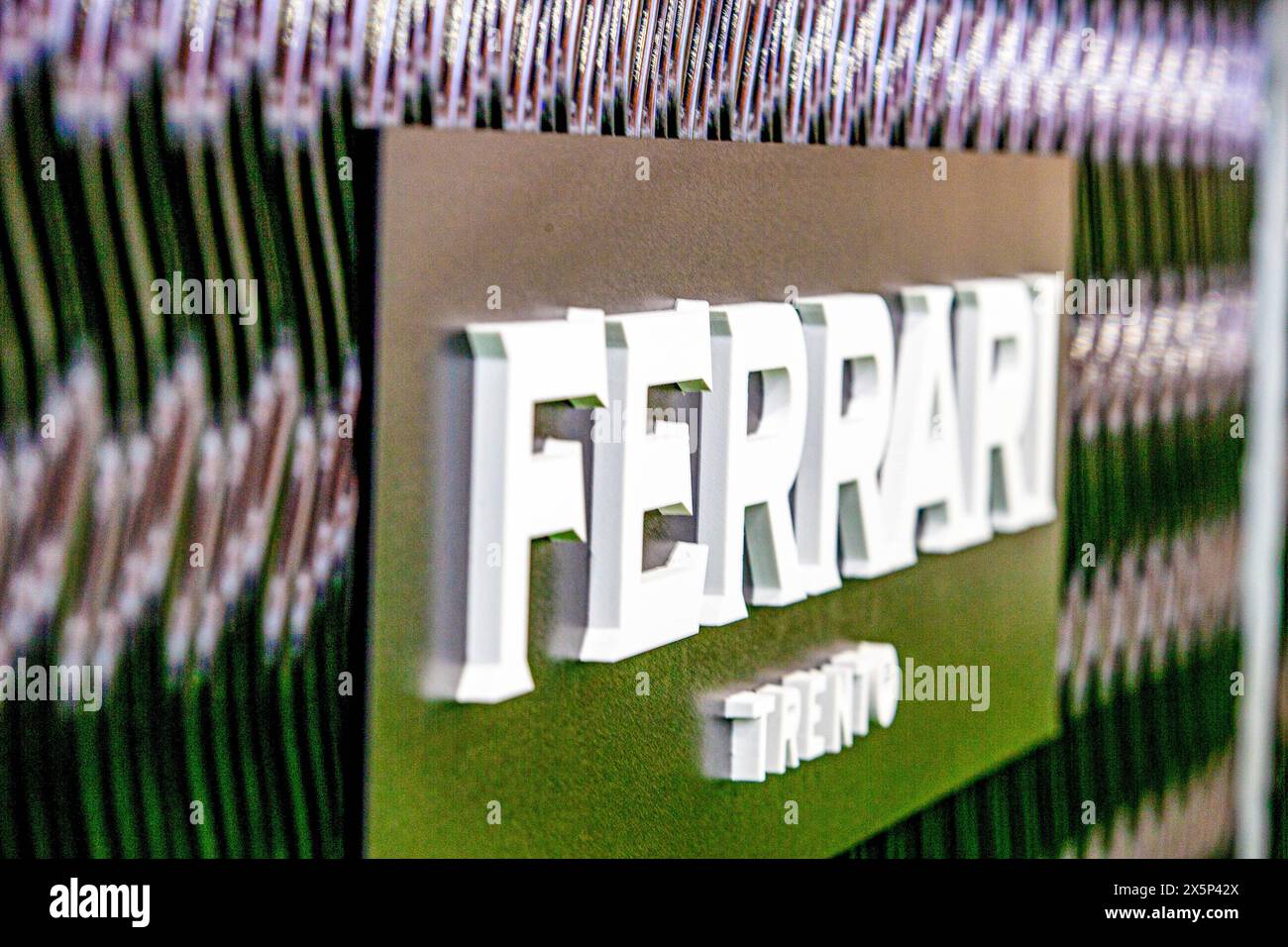 Ferrari Offizieller F1-Champagner während FORMEL 1 KRYPTO. COM MIAMI GRAND PRIX, Miami International Autodrome, Miami, FL, USA Stockfoto
