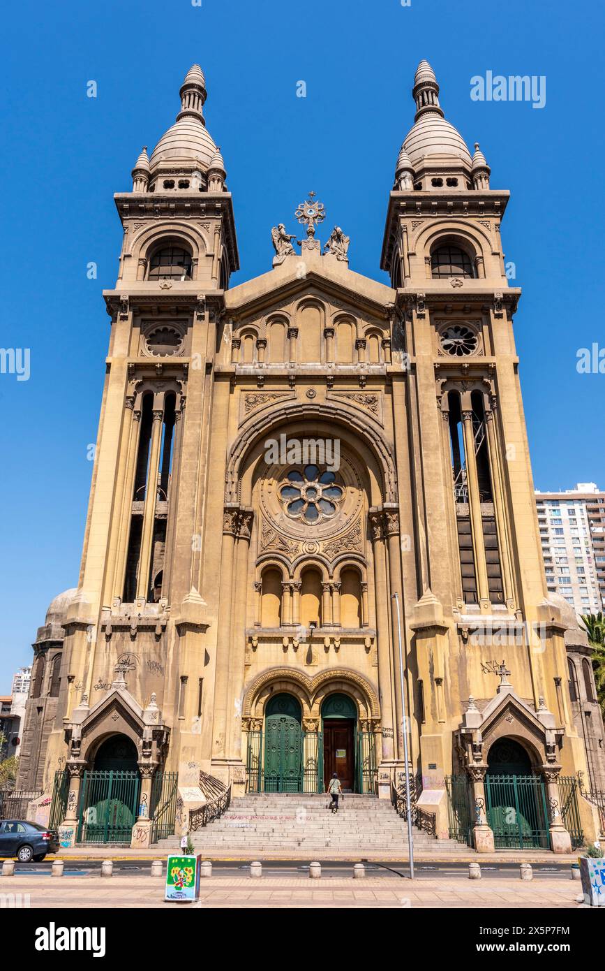 Außenansicht der Basilika de Los Sacramentinos, Santiago, Chile. Stockfoto