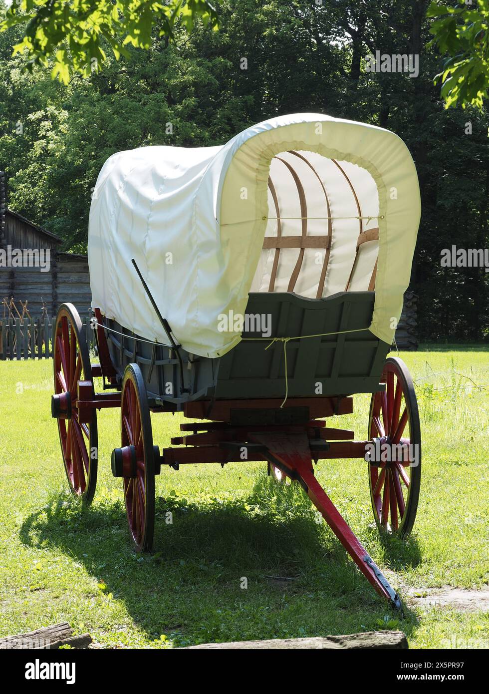 Rekonstruierter Pionierwagen im Stil der Epoche an der New Salem State Historic Site in Illinois Stockfoto