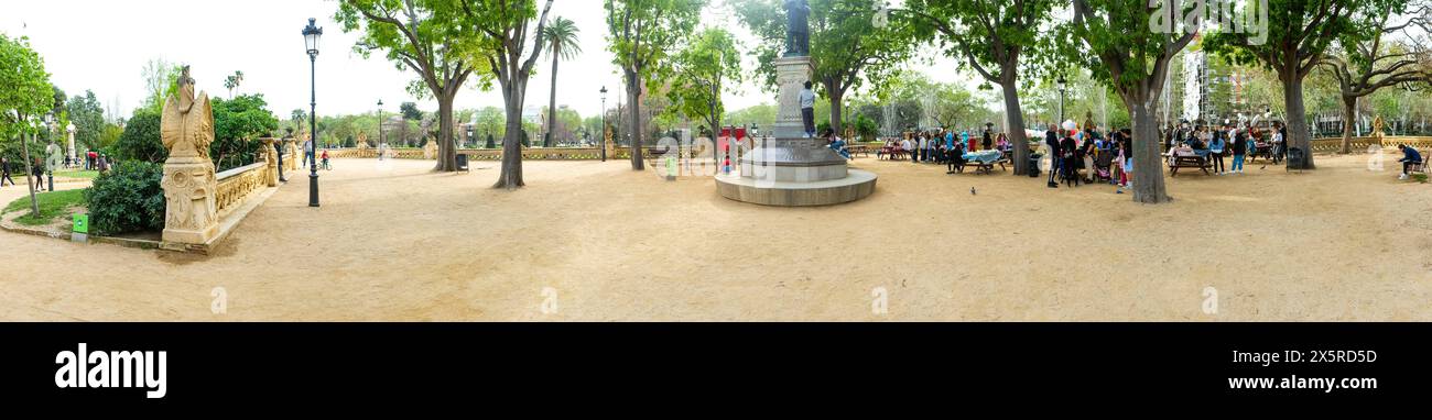 Personen, die ihre Freizeit bei Sonnenschein im Parc de La Ciutadella verbringen, Barcelona, Spanien Barcelona Katalonien Spanien *** Menschen, die Ausgaben Stockfoto
