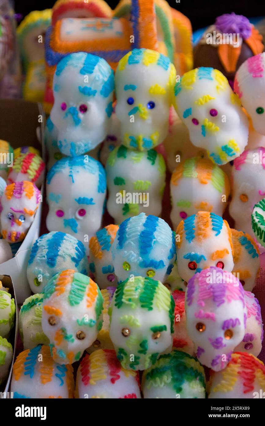 Oaxaca, Mexiko, Nordamerika. Feierlichkeiten zum Tag der Toten. Sugar Candy Skulls. Stockfoto