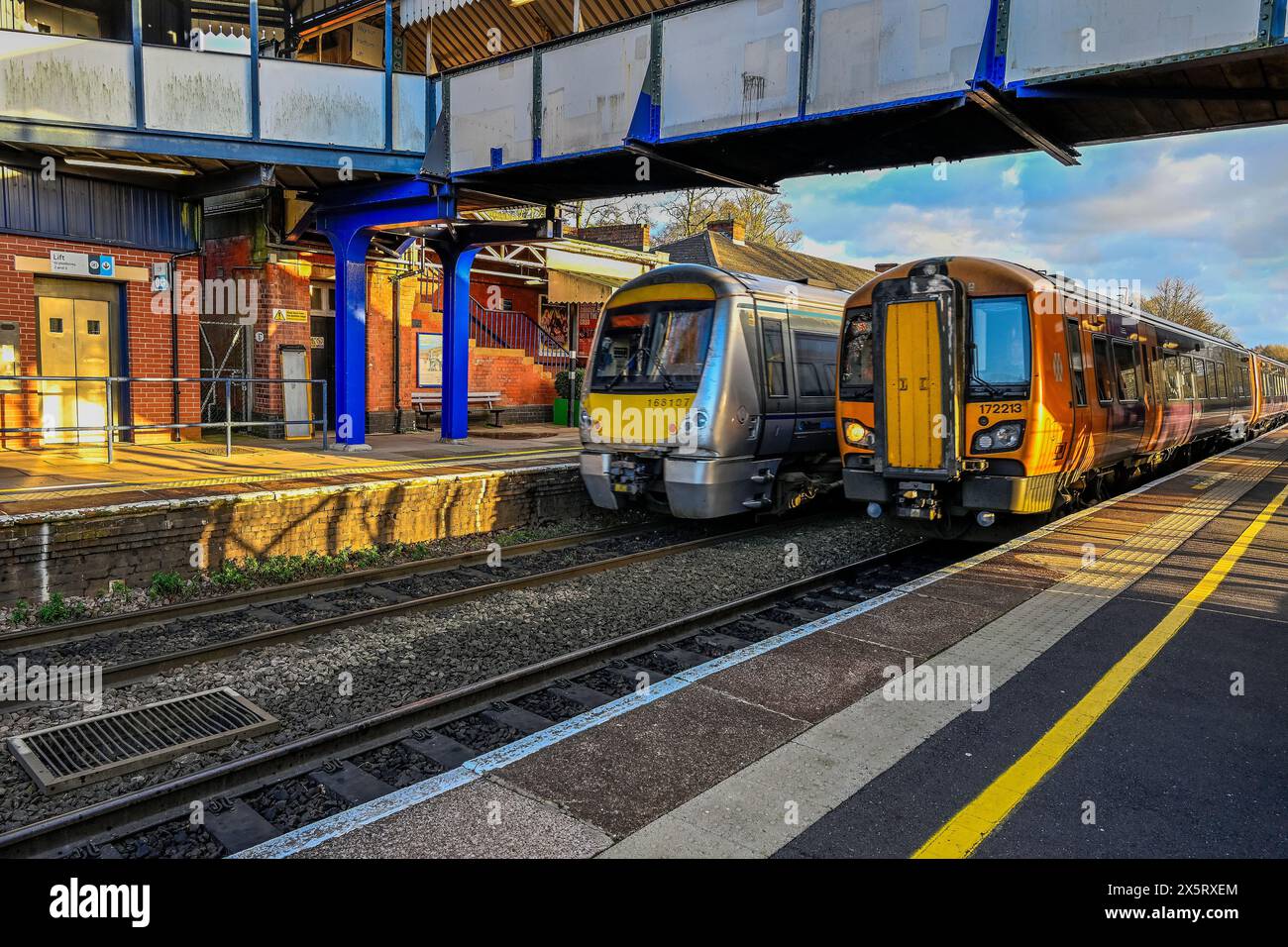 British Rail Network Rail Diesel Powered Pendler Trian Solihull West Midlands England Großbritannien Stockfoto