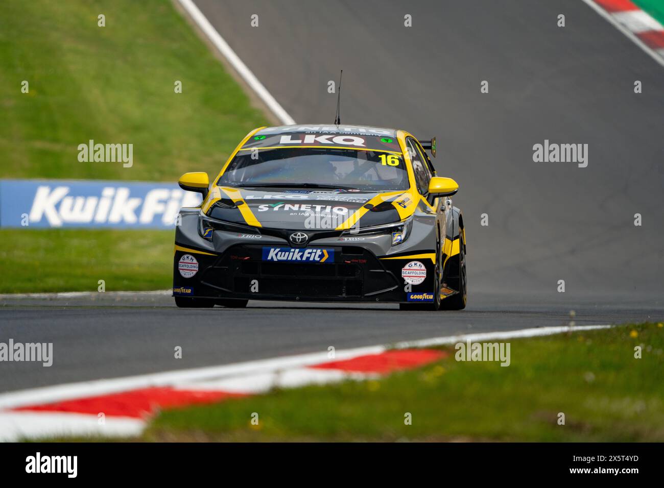 Aiden Moffat 16 LKQ Euro Car Parts mit SYNETIQ Free Practice 1 Brands Hatch Indy während der BTCC British Touring Car Championship in Brands Hatch Indy, Longfield, England am 11. Mai 2024. Foto von Chris Williams. Nur redaktionelle Verwendung, Lizenz für kommerzielle Nutzung erforderlich. Keine Verwendung bei Wetten, Spielen oder Publikationen eines einzelnen Clubs/einer Liga/eines Spielers. Quelle: UK Sports Pics Ltd/Alamy Live News Stockfoto