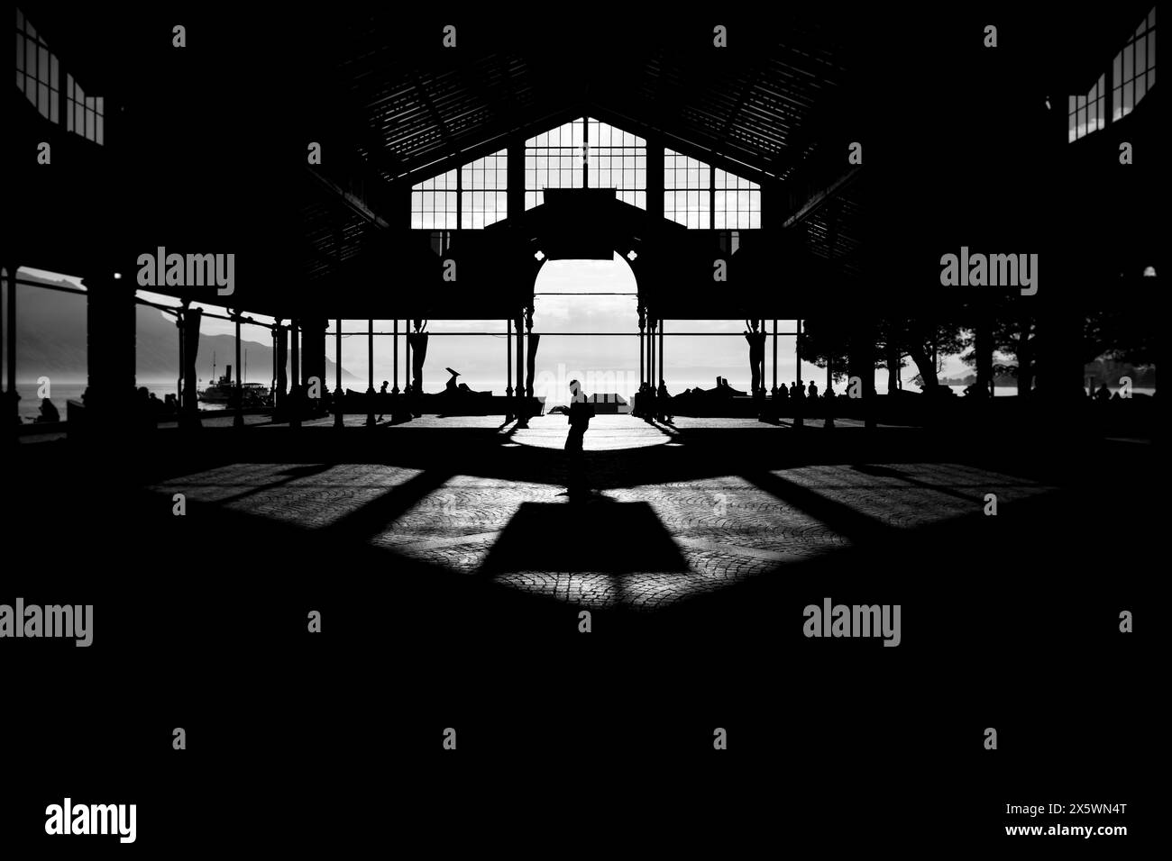 Photographie de la Place du Marché de Montreux en noir et blanc. Stockfoto