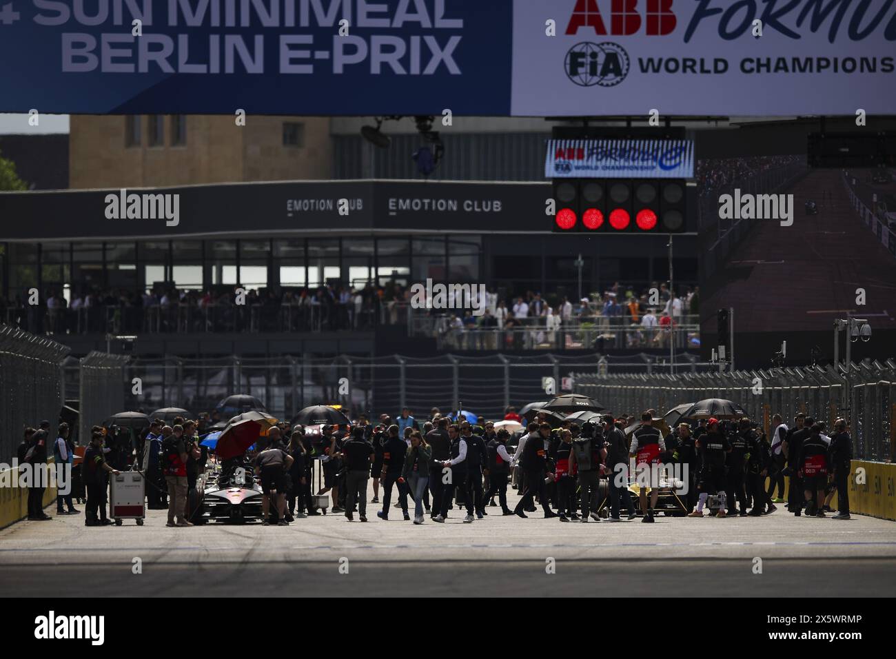 Grid Ambience während des Berlin ePrix 2024, 7. Treffens der ABB FIA Formel E Weltmeisterschaft 2023-24, auf dem Tempelhof Airport Street Circuit vom 10. Bis 12. Mai 2024 in Berlin Stockfoto