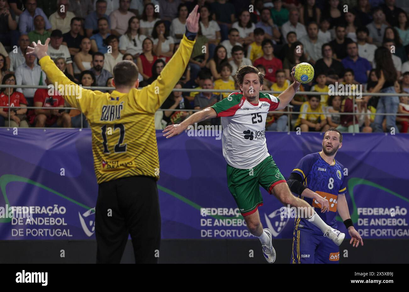 Guimarães, 05/2024 - A selecçaõ Nacional de Andebol AA de Portugal defrontou esta tarde no Pavilhão da Unidade Vimaranense a Seleção da Bósnia Herzgovina. Antonio Are1a (Miguel Pereira/Global Imagens) Credit: Atlantico Press/Alamy Live News Stockfoto