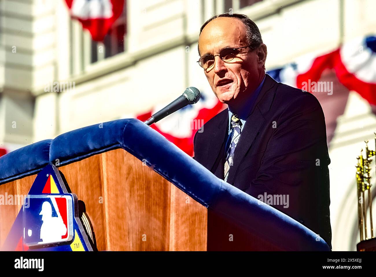 NYC Bürgermeister Rudy Giuliani bei der NY Yankee World Series Victory Parade 1999 Stockfoto