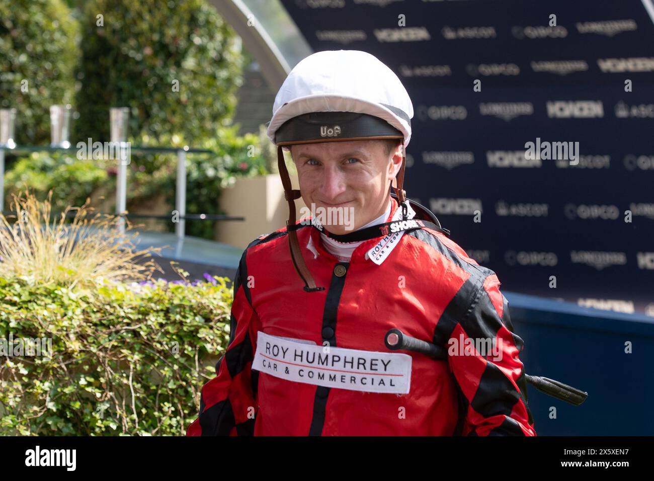 Ascot, Berkshire, Großbritannien. Mai 2024. Pferd der Zauberer des Auges, geritten von Jockey Tom Marquand, gewinnt den Lavazza & Ascot 10 Year Anniversary Victoria Cup auf der Ascot Racecourse beim Peroni Nastro Azzurro 0,0% Victoria Cup Raceday. Besitzer R Humphrey, O Humphrey & A Favell, Trainer Charlie Fellowes, Newmarket, Züchter M Phelan, Sponsor Roy Humphrey Group. Quelle: Maureen McLean/Alamy Live News Stockfoto