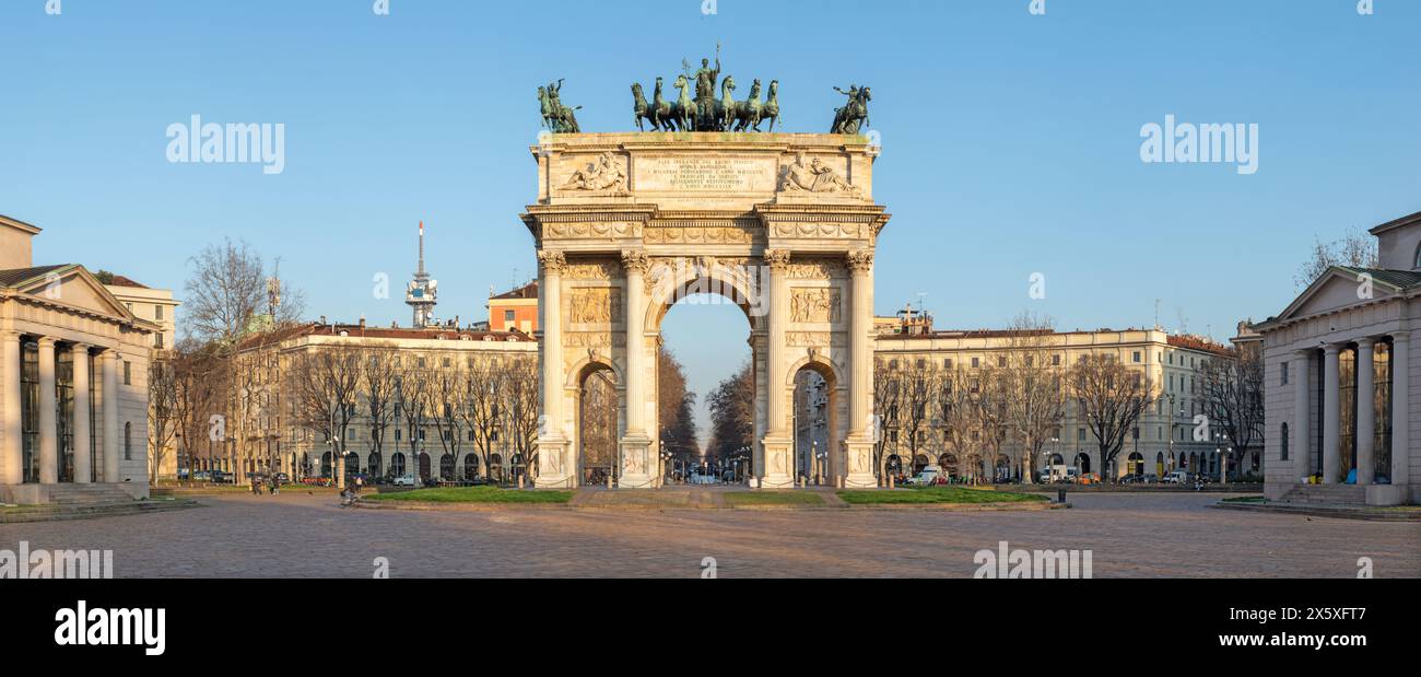 Mailand - Arco della Pace - Friedensbogen am Morgen. Stockfoto