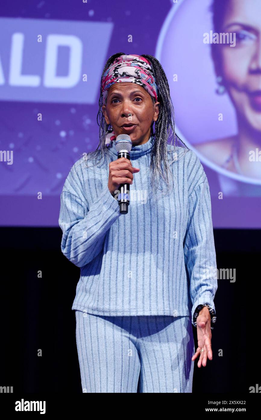 Schauspielerin Penny Johnson Gerald auf der FedCon 32 im Maritim Hotel. Bonn, 11.05.2024 NRW Deutschland *** Schauspielerin Penny Johnson Gerald auf der FedCon 32 im Maritim Hotel Bonn, 11 05 2024 NRW Deutschland Copyright: XChristophxHardtx Stockfoto