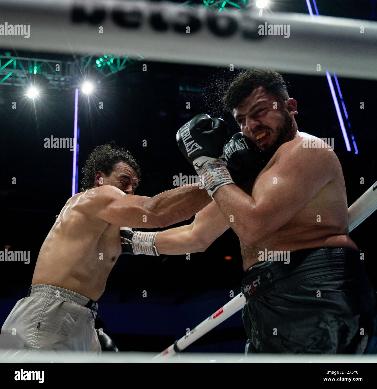 CARDIFF, GROSSBRITANNIEN. Mai 2024. Moses Jolly gegen Amine Boucetta Boxkampf auf der Unterkarte von Lauren Price MBE fordert Jessica McCaskill für die WBA, IBO & Ring Magazine World Welterweight Titles am 11. Mai 2024 in der Utilita Arena Cardiff Credit: Sashshots/Alamy Live News Stockfoto