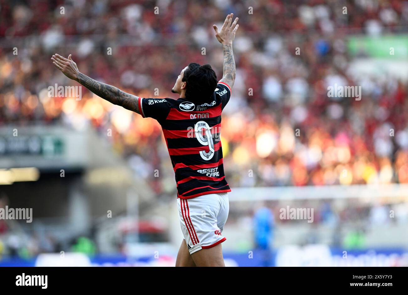 Rio de Janeiro, Brasilien 11. Mai 2024: Pedro von Flamengo feiert nach einem Tor (1:0) während des Campeonato Brasileiro Fußballspiels zwischen den beiden Stockfoto