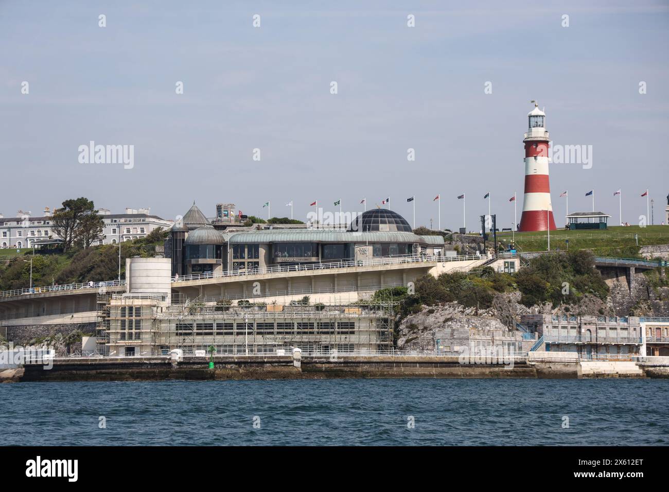 Tinner Lido und Smeaton's Tower Plymouth Hoe Stockfoto