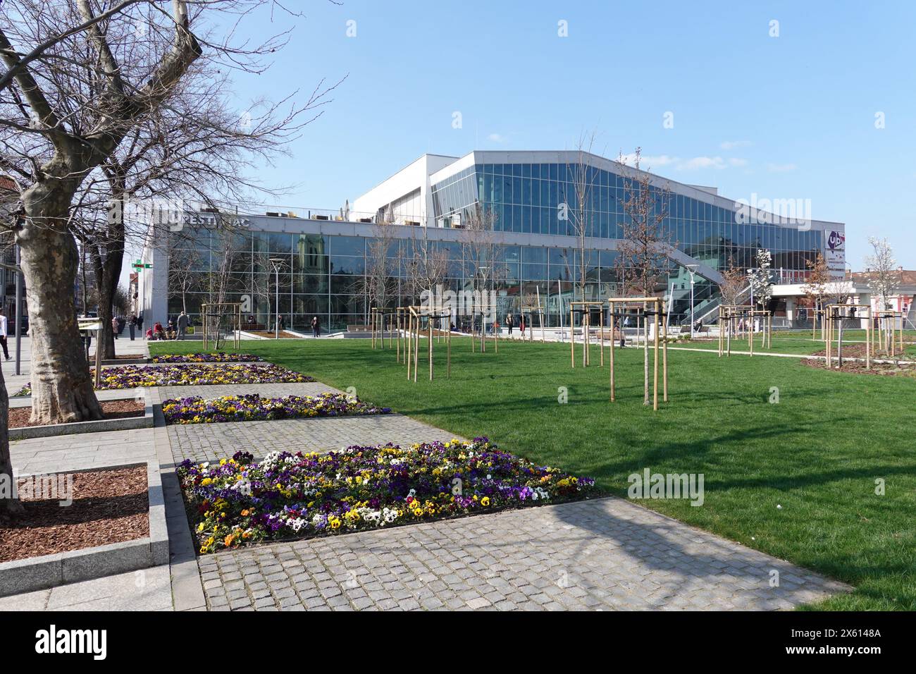 Budapest, Újpest Szent István ter, moderne Markthalle // Budapest, Újpest Szent István Platz, moderne Markthalle Stockfoto