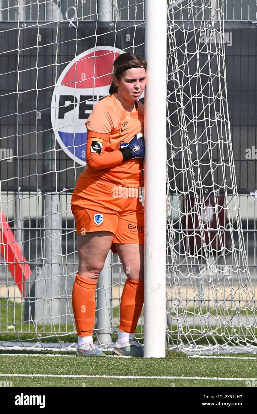 Aalter, Belgien. Mai 2024. Torhüterin Mirthe Claes (1) von Genk, dargestellt während eines Frauenfußballspiels zwischen Club Brugge Dames YLA und KRC Genk Ladies am 8. Spieltag im Play-off 1 der Saison 2023 - 2024 der Belgischen Lotto Womens Super League, am Samstag, 11. Mai 2024 in Aalter, BELGIEN. Quelle: Sportpix/Alamy Live News Stockfoto