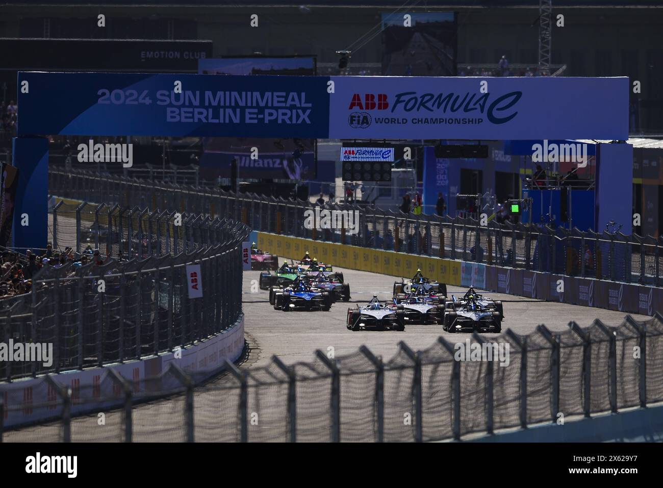 Start des Rennens 2 während des Berlin ePrix 2024, 7. Treffens der ABB FIA Formel E Weltmeisterschaft 2023-24, auf dem Tempelhof Airport Street Circuit vom 10. Bis 12. Mai 2024 in Berlin Stockfoto